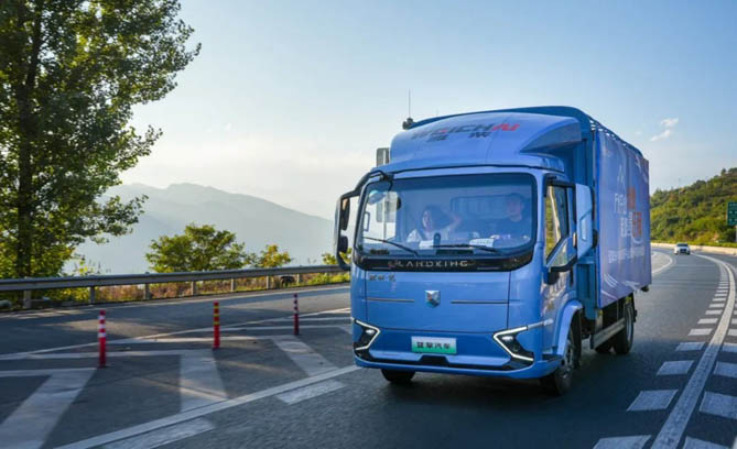 大电量 长续航！蓝擎EHPro156度平台纯电轻卡担起城际运输重任！