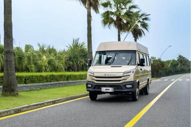 依维柯得意，能跑能装又可靠，让你更得意！