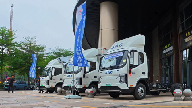 江淮新能源轻卡ES9鹏城上市，140度车型预售，智领城配物流绿色升级