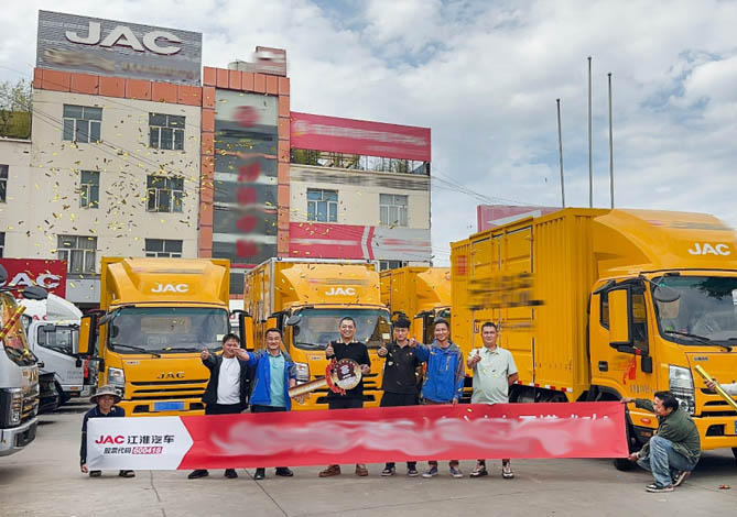 江淮1卡帅铃百台大单陆续交付 为西南运输提效
